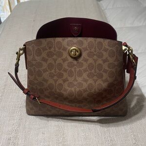Elegant Brown Shoulder Bag